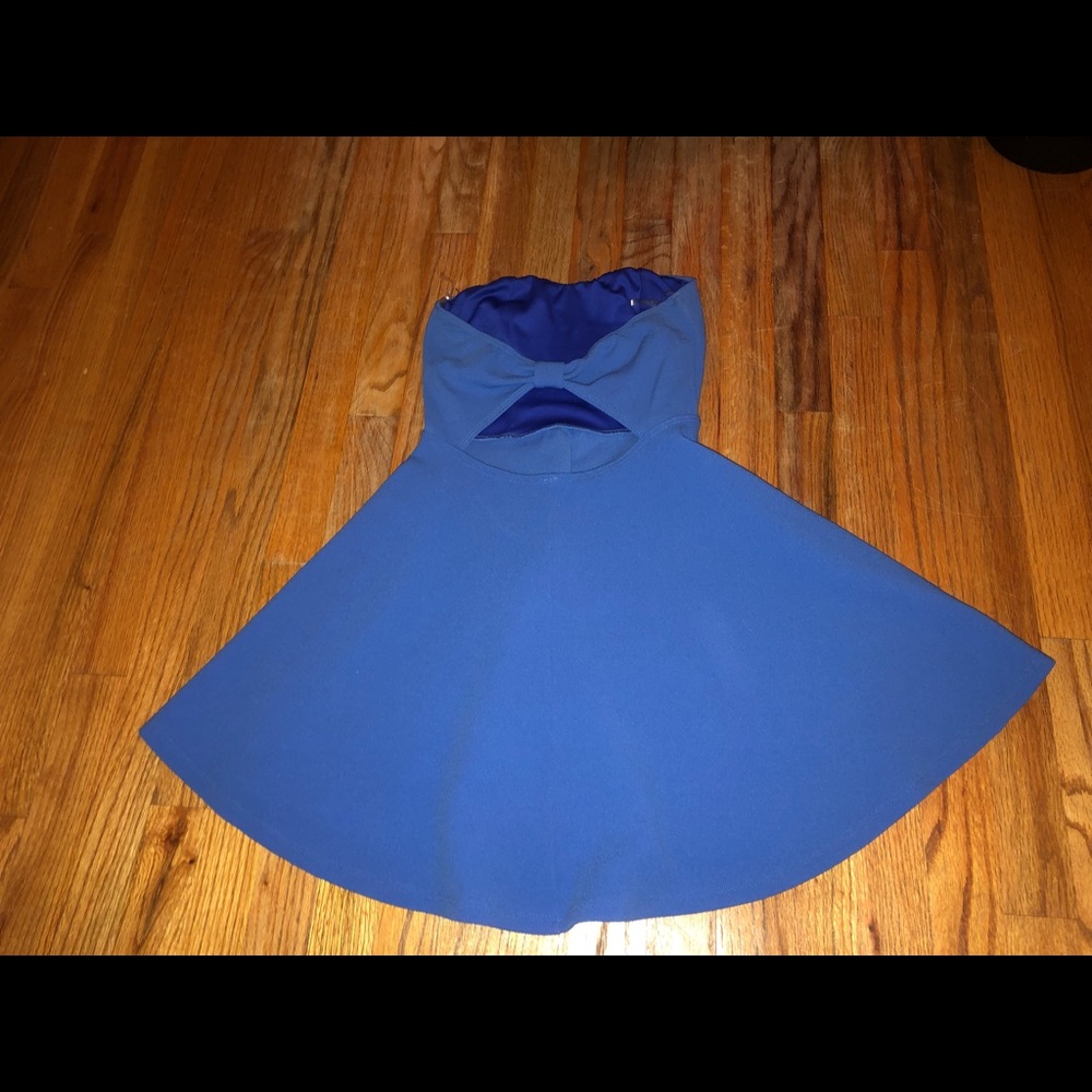 Blue sweetheart shape dress
